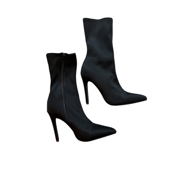 Elegant,Sleek Black Ankle Women's Booties,
Boots,stiletto heel, pointed toe - Picture 3 of 8